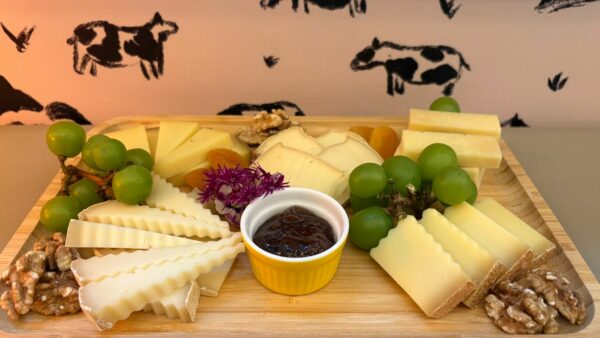 5 Mountain Cheeses Platter8Pax